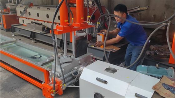 Roto Kalıplama Plastik Geri Dönüşüm Peletleme Makinesi Artık Malzeme