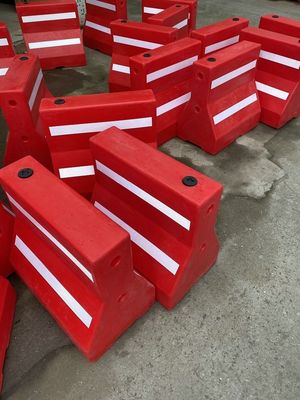 Rotomolding Ürünler Yol Bariyeri 560x560 4 Renk